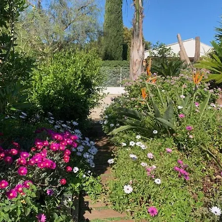 La Passiflore Bed and Breakfast 4*